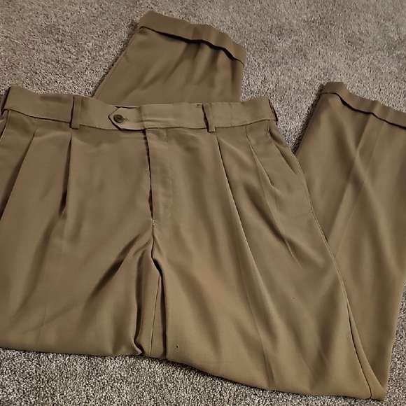 H4🔹️Classic Men's Tan Dress Pants - Picture 1 of 6